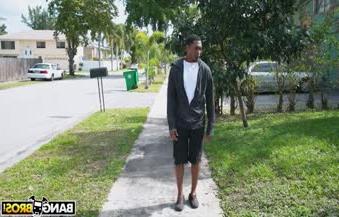 сексуальний Вікторія червневий масаж, коли дівчата грають